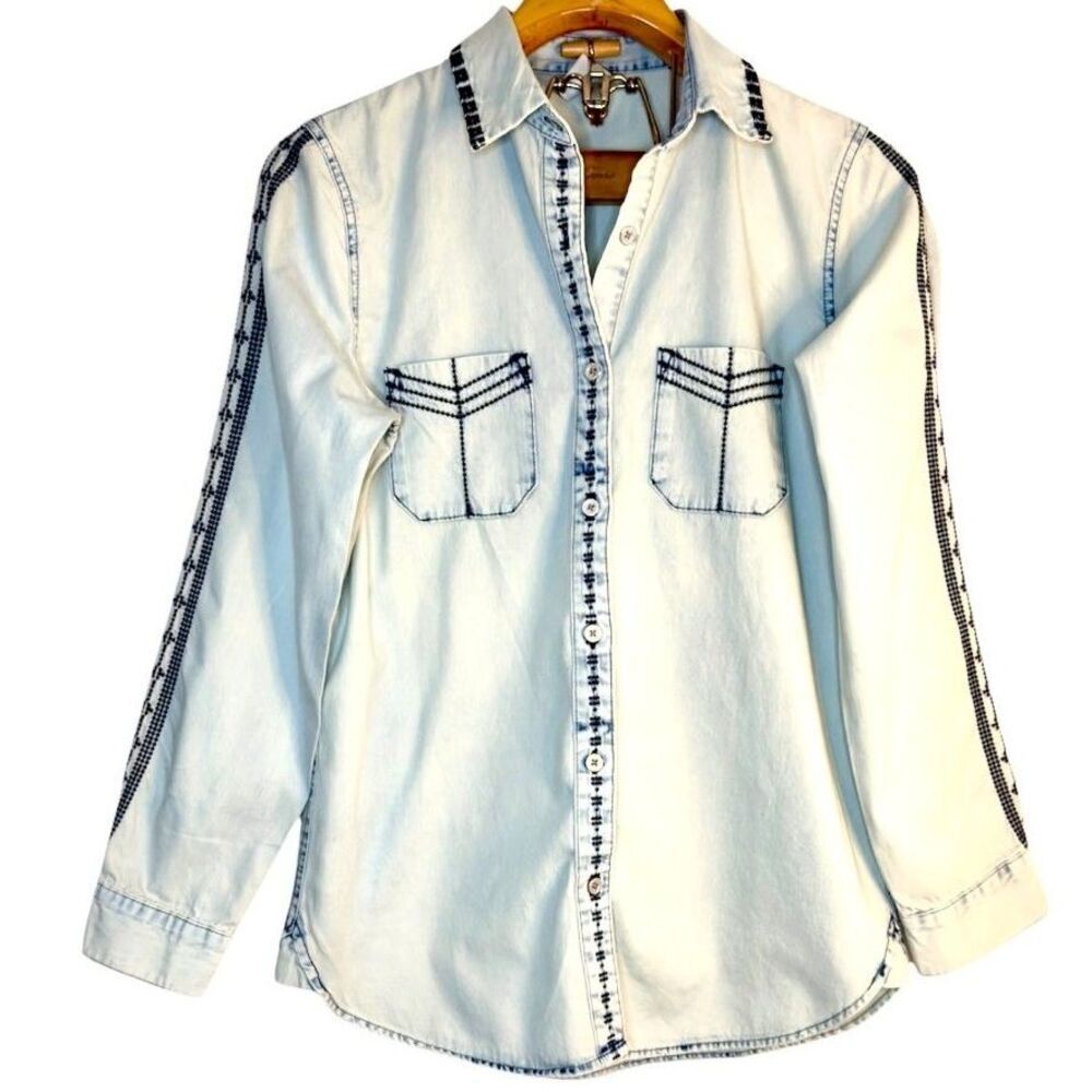 CAbi Chambray Embroidered Denim Button Down Shirt Size : S